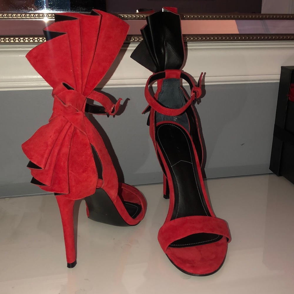 Kendall + Kylie Red Heels - Picture 5 of 5